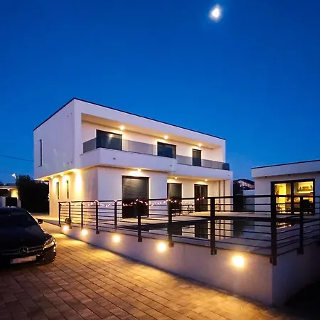 Holiday home Beautiful In